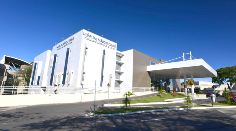 Procedimento inédito no Hospital Márcio Cunha reacende esperança de cura em paciente