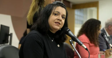 Suplente Lincoln Drumond perde a cadeira na Assembleia. A titular, deputada Alê Portela, retorna