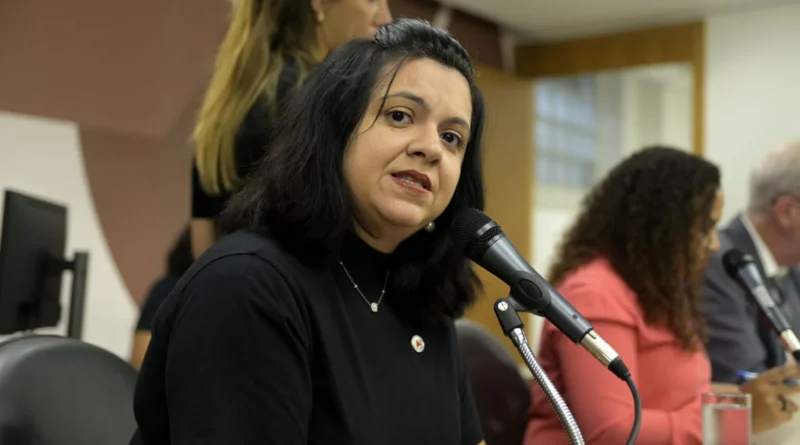 Suplente Lincoln Drumond perde a cadeira na Assembleia. A titular, deputada Alê Portela, retorna