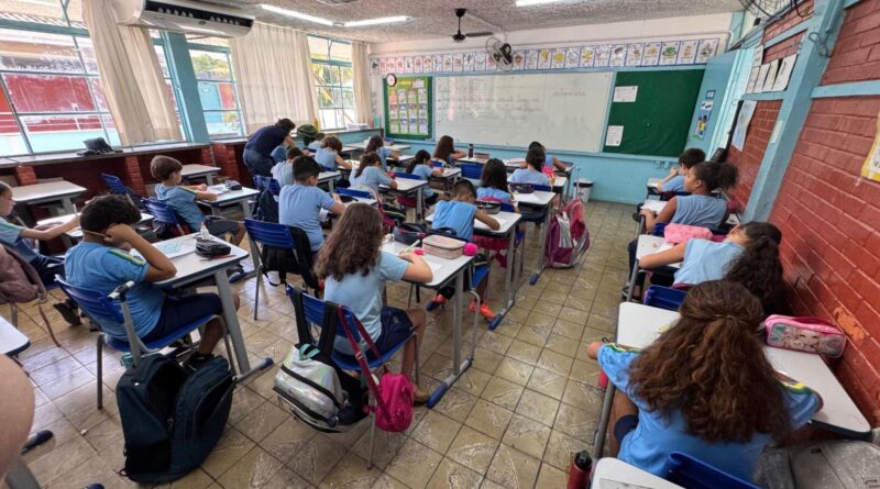 Prefeitura de Ipatinga abre processo seletivo para monitores da Educação Integral. O salário é de R$ 600,00