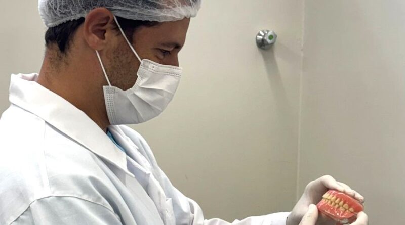 Enquanto próteses avançam, moradores ainda enfrentam fila para tratar os dentes em Timóteo