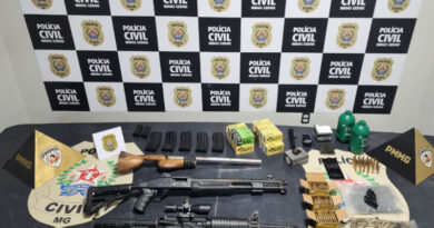 Polícia Civil ação apreende um fuzil calibre 5.56, duas espingardas calibre 12 em Timóteo
