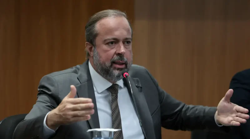 Governo endurece fiscalização contra reajuste indevido de combustíveis