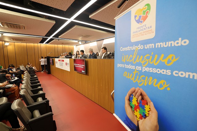 ALMG realiza audiência pública para debater direitos de cuidadores de autistas e pessoas com deficiência