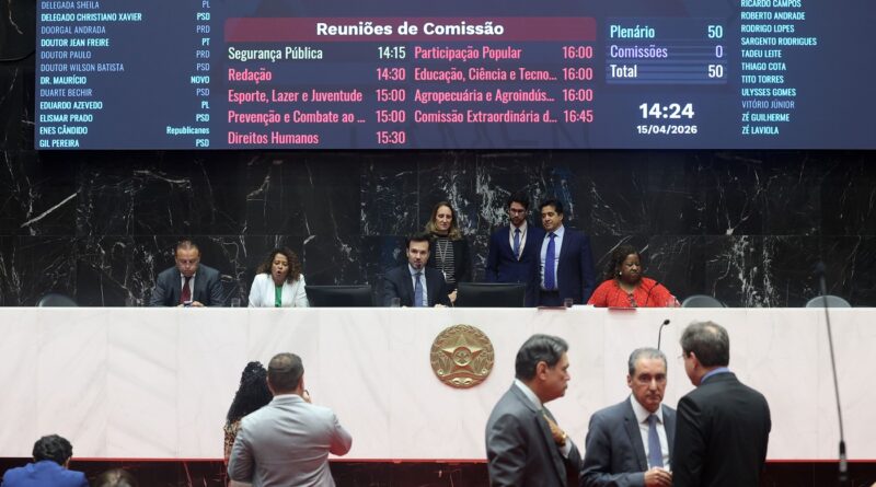 Mudanças de partido dos deputados são comunicadas em Plenário da Assembleia Legislativa de Minas Gerais