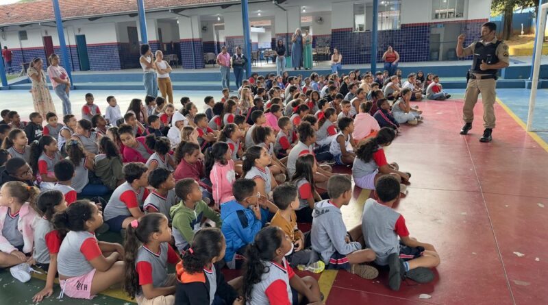 Projeto antibullying envolve alunos e comunidade escolar em Timóteo