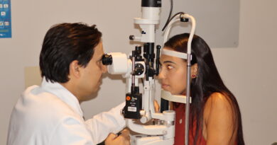 Procedimento inovador devolve qualidade de visão e autoestima a paciente do Hospital Márcio Cunha