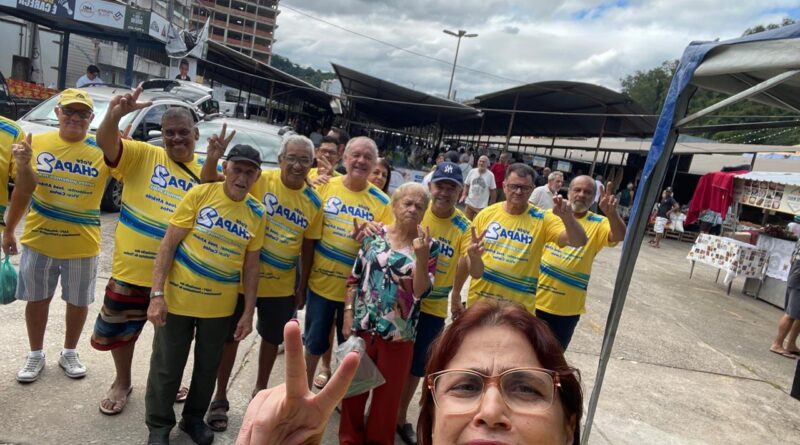 Na Feira do Timirim, Chapa 2 intensifica corpo a corpo com aposentados em Timóteo