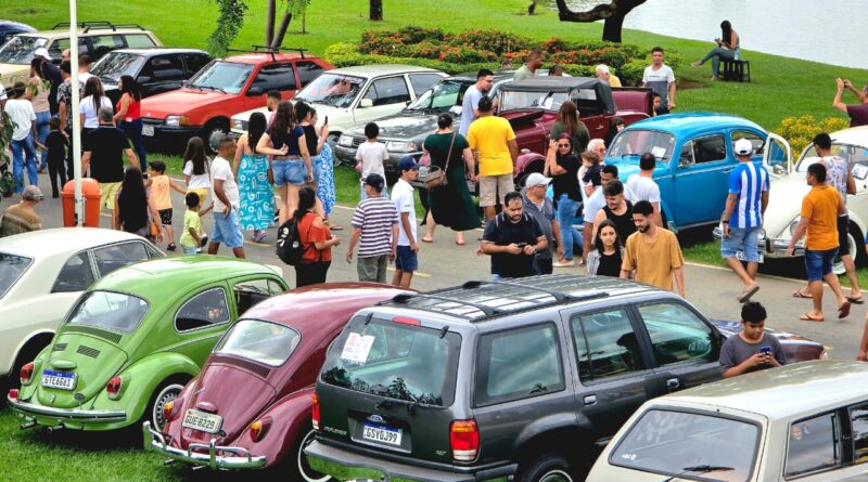 Encontro de Carros Antigos movimenta Ipatinga durante as comemorações dos 62 anos do município