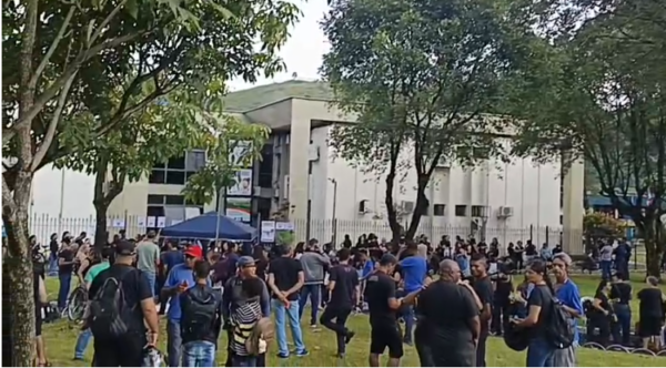 Com grande adesão, greve dos servidores atinge todo o serviço público em Timóteo