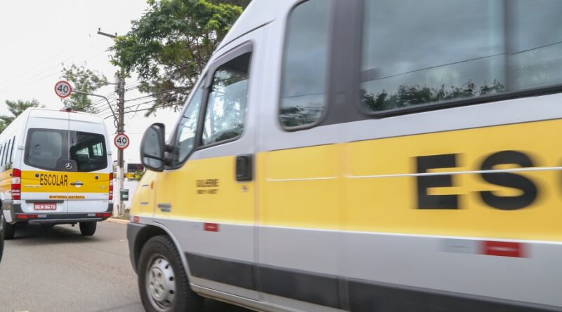 Ipatinga vive impasse na regularização do transporte escolar. Presidente da Câmara cobra solução urgente