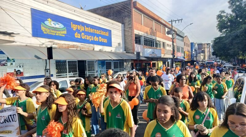 Caminhada do Maio Laranja mobiliza Timóteo no combate ao abuso infantil
