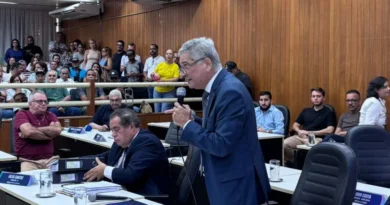 Vice assume Prefeitura de Valadares após cassação de Coronel Sandro em Valadares