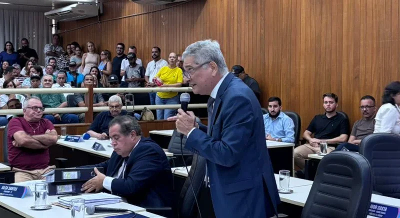 Vice assume Prefeitura de Valadares após cassação de Coronel Sandro em Valadares