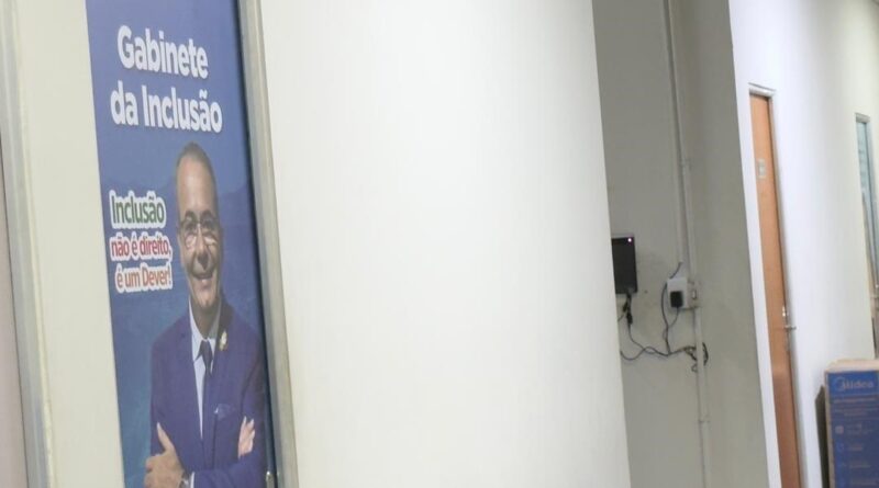 Monitoramento com áudio em gabinete de vereador, em Timóteo, causa desconforto entre assessores