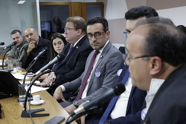 Reforma da previdência de Divinópolis é criticada em audiência na ALMG