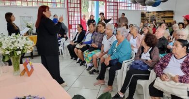 Junho Violeta promove roda de conversa sobre prevenção da violência contra idosos