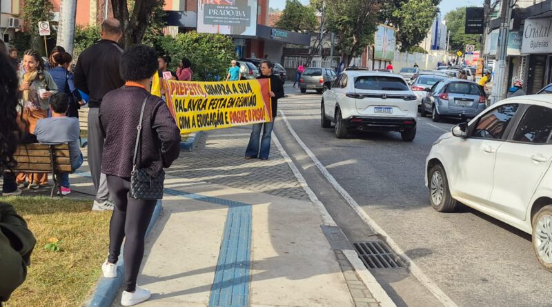 GREVE: Diante da ausência de diálogo do governo Sadi Lucca, greve busca mediação do MP