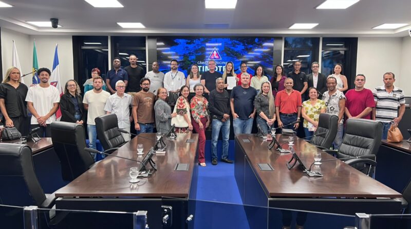 Feirantes da Feira do Timirim fundam associação e elegem primeira diretoria em Timóteo