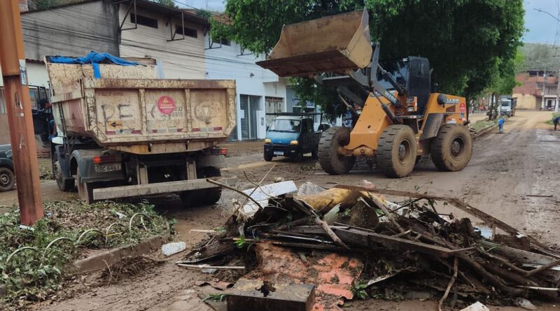 Tempestade em Timóteo: Prefeitura divulga balanço atualizado e medidas em andamento. Veja as imagens dos estragos