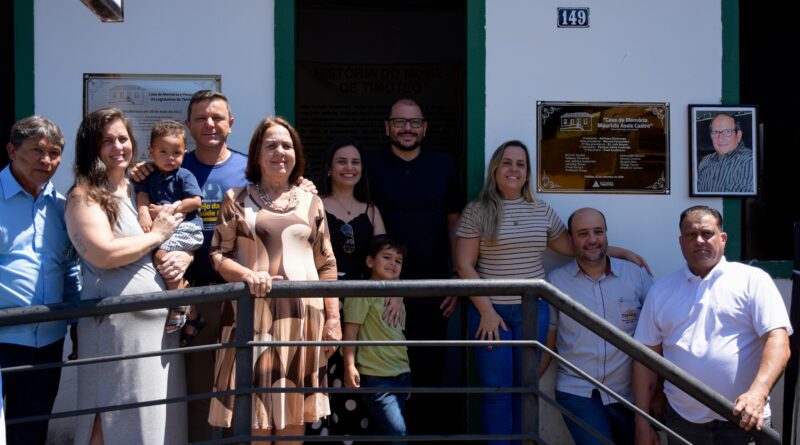 Câmara de Timóteo homenageia Maurício de Assis Castro e eterniza legado de produtor cultural na Casa de Memória