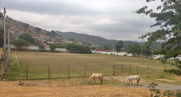 Prefeitura de Timóteo autoriza Associação de Futebol do Macuco a utilizar campo do bairro por cinco anos