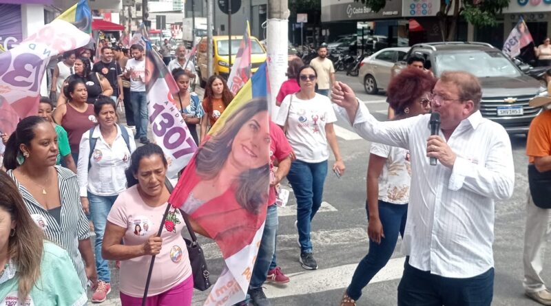 ELEIÇÕES 2026: Celinho e apoiadores percorrem comércio de Timóteo em caminhada nesta quinta-feira