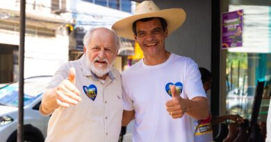 Vinícius Diniz ganha as ruas de Ipatinga e tem Sebastião Quintão como forte cabo eleitoral Vinícius Diniz ganha as ruas de Ipatinga e tem Sebastião Quintão como forte cabo eleitoral