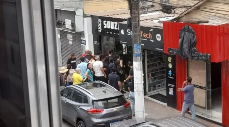 Jovem de 20 anos é assassinado a tiros em barbearia no Centro de Fabriciano, em plena luz do dia