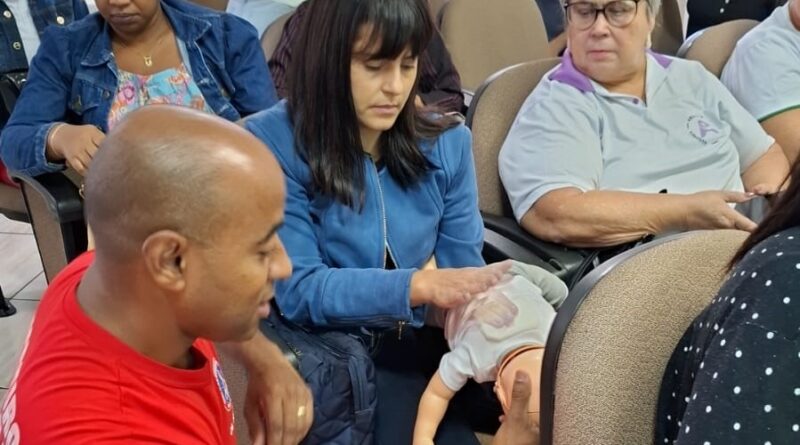 Timóteo capacita profissionais de creches em primeiros socorros