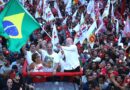 Mar vermelho toma as ruas de Ipatinga em caminhada de Lula pela reeleição